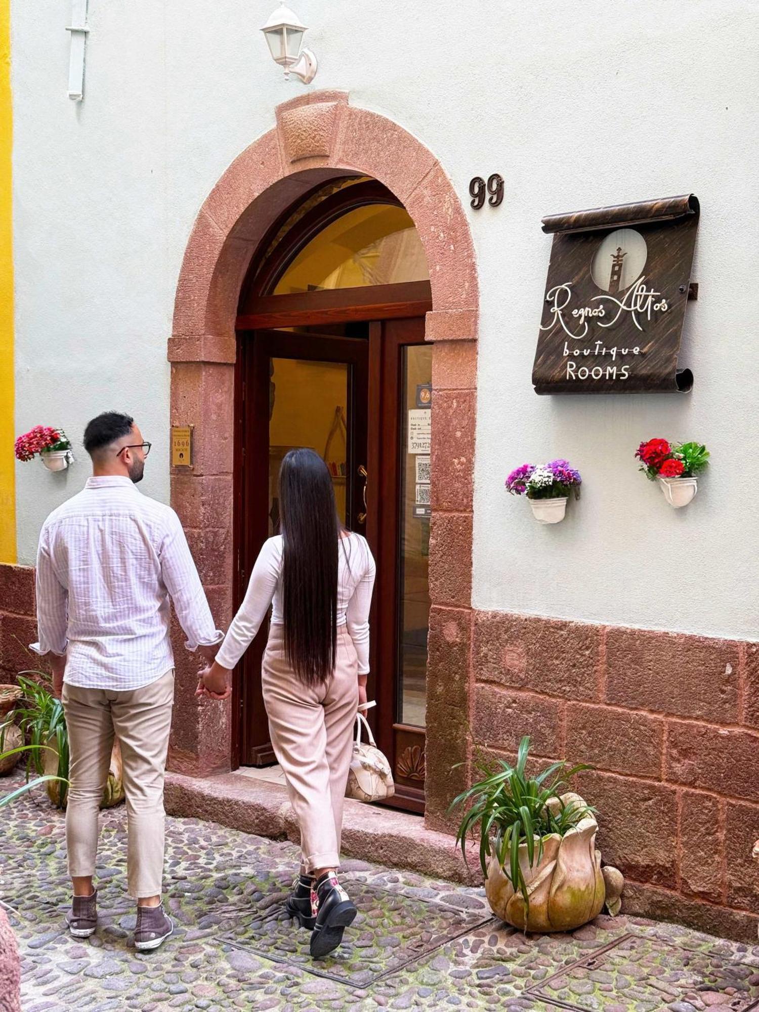 Regnos Altos Boutique Rooms Bosa Exterior photo